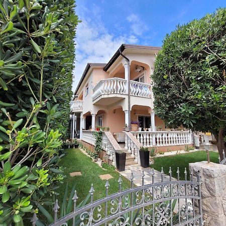 Apartment Jelena Vir Exterior photo