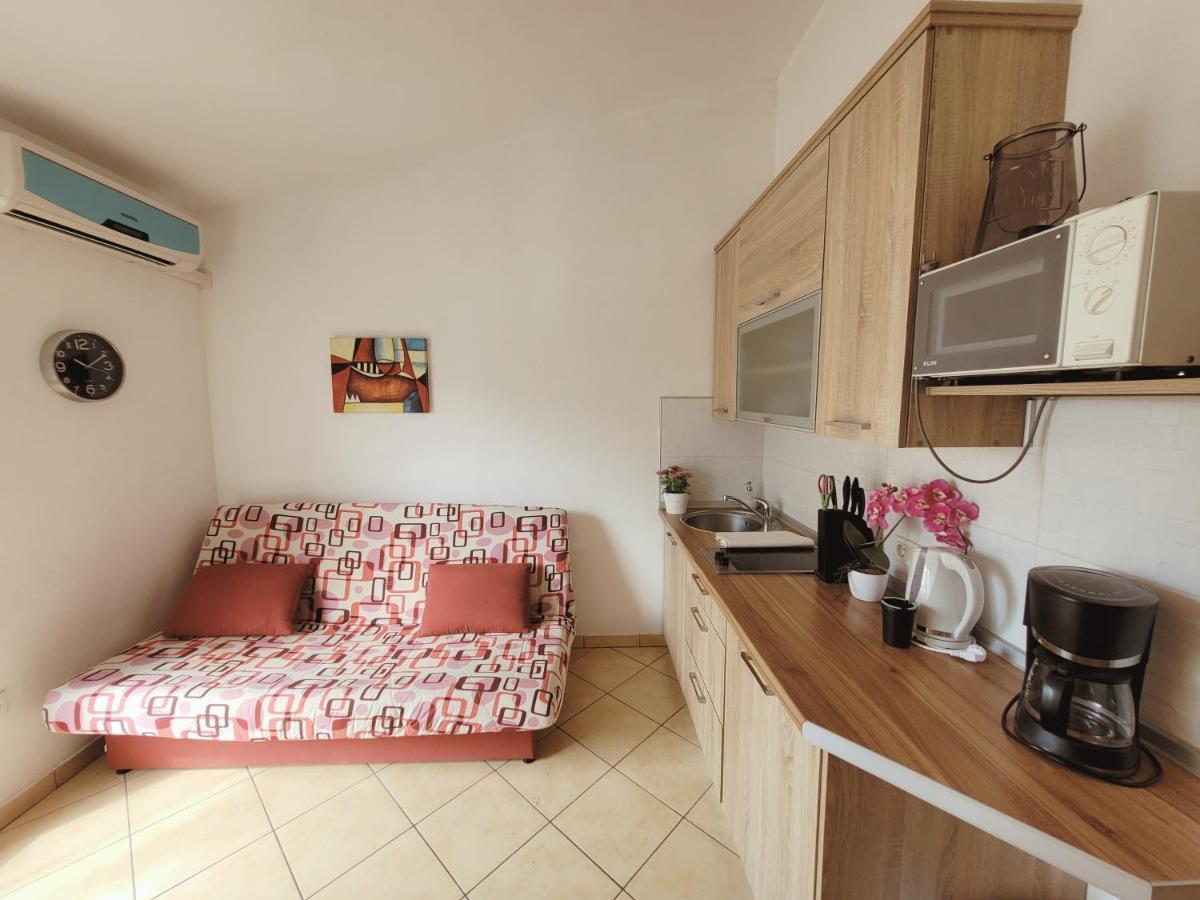Apartment Jelena Vir Exterior photo