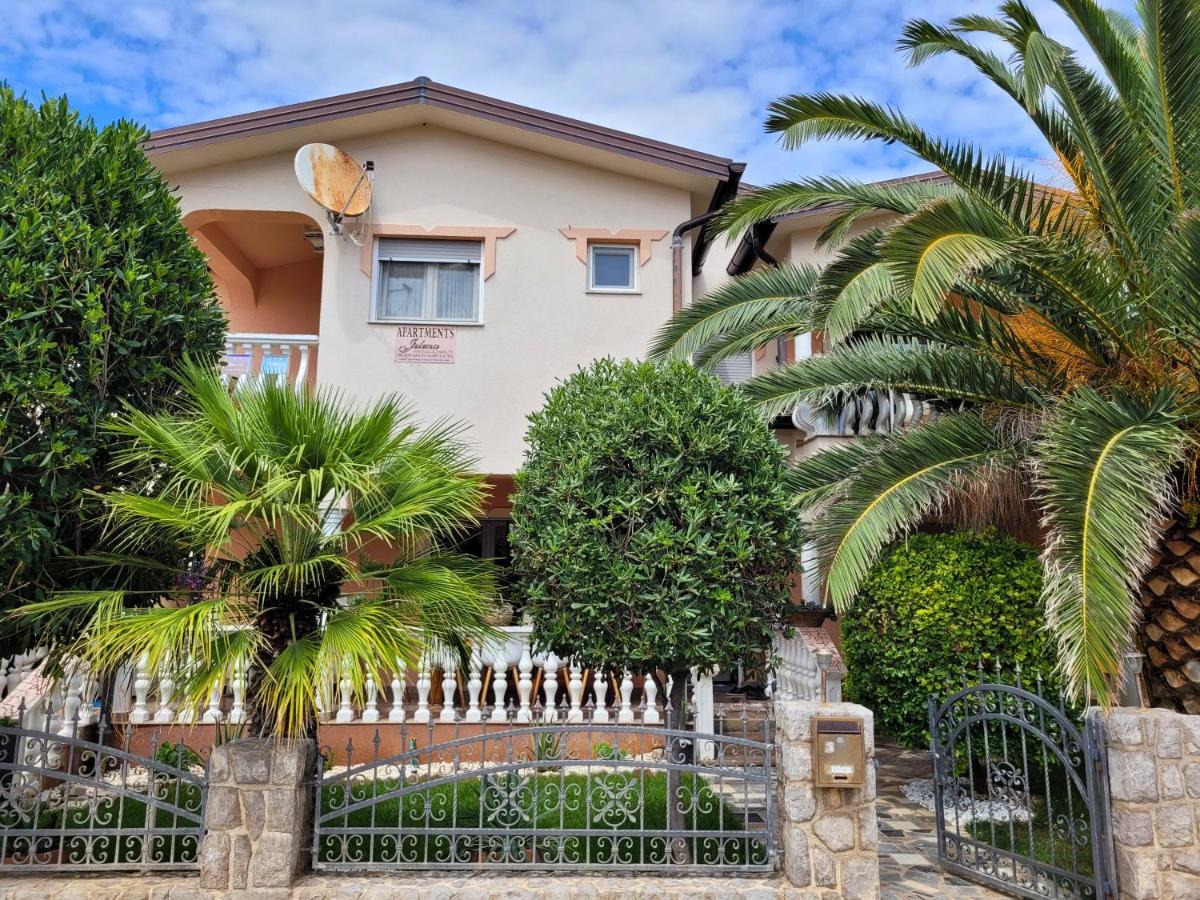 Apartment Jelena Vir Exterior photo